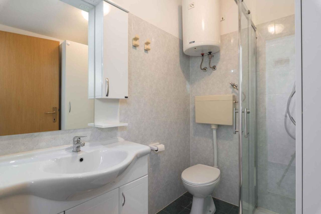 Apartments In Ravni/Istrien 30383 Ngoại thất bức ảnh